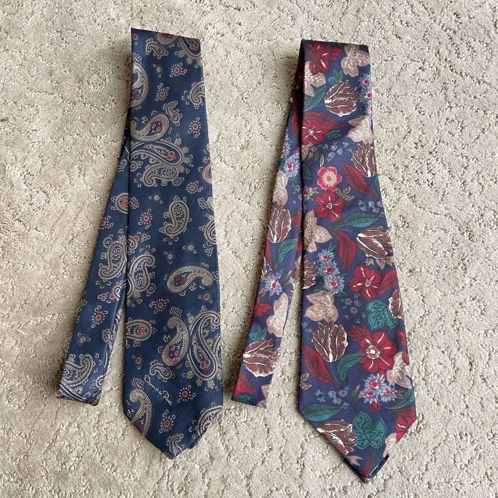 Oscar de la Renta Vintage Silk Neck Ties Set of Two